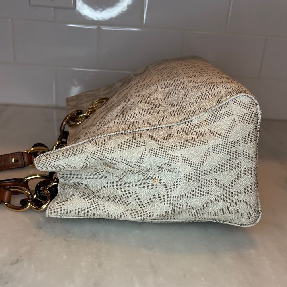 Michael Kors Bag Purse Handbag Cynthia Vanilla PVC Medium Signature Logo Satchel - Picture 9 of 16